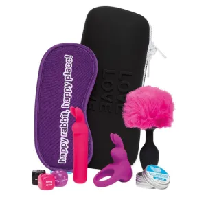 Kit 7 jucării HAPPY RABBIT Couple's Pleasure Kit. pentru jocuri erotice. cu vibrator bullet și inel pentru penis. geantă de călătorie inclusă