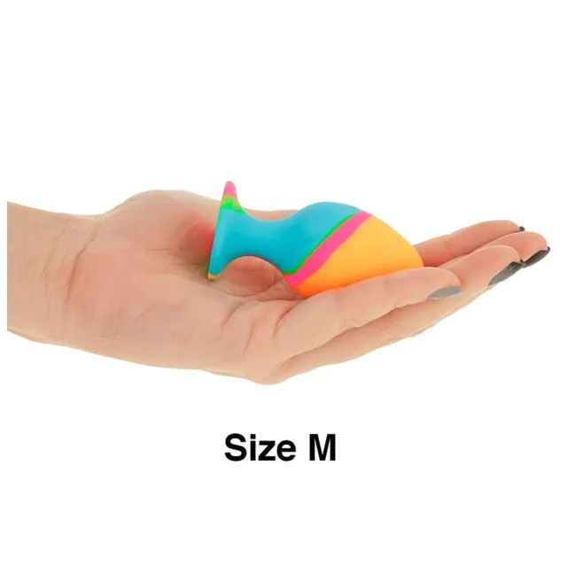 Set plug anal INTENSE Pack Size S. M. L. 3 dopuri de dimensiuni progresive. lungimi 7 cm - 9 cm. diametre 2.7 – 4 cm. multicolor
